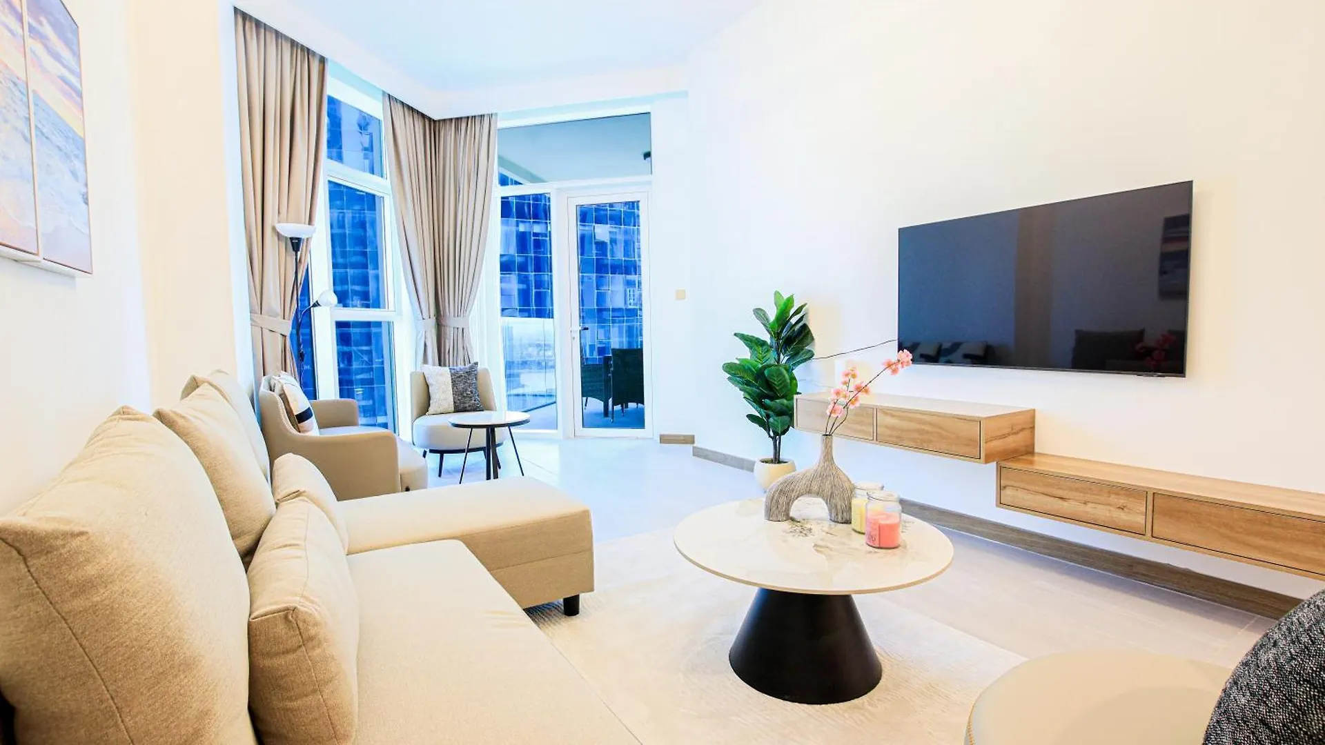 Business Bay - 1 Bedroom Missoni Branded On The Canal Dubaj